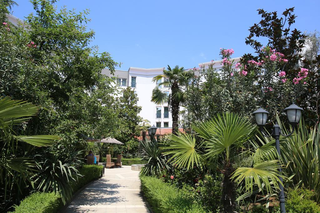 Rogner Hotel Tirana Exterior foto